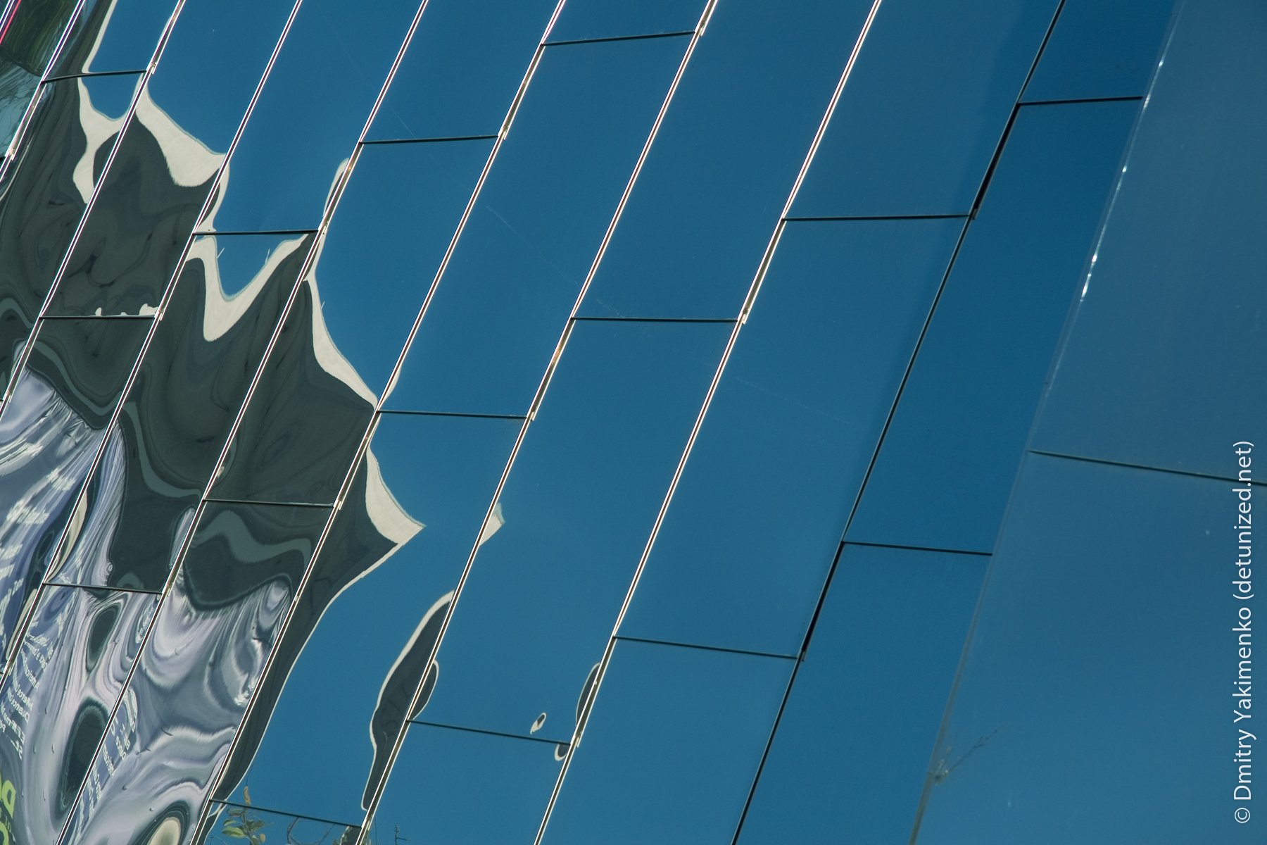 Walt Disney Concert Hall, March 2005, photo 2 of 21