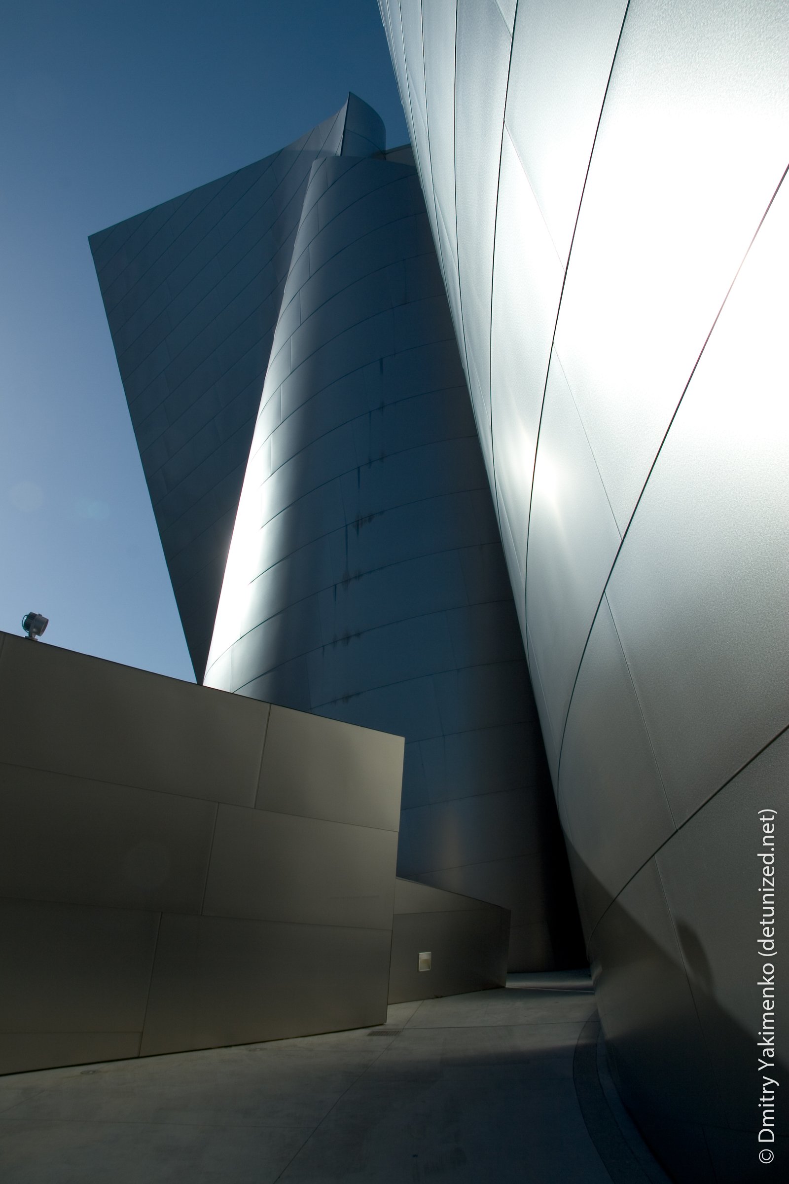 Walt Disney Concert Hall, March 2005, photo 11 of 21