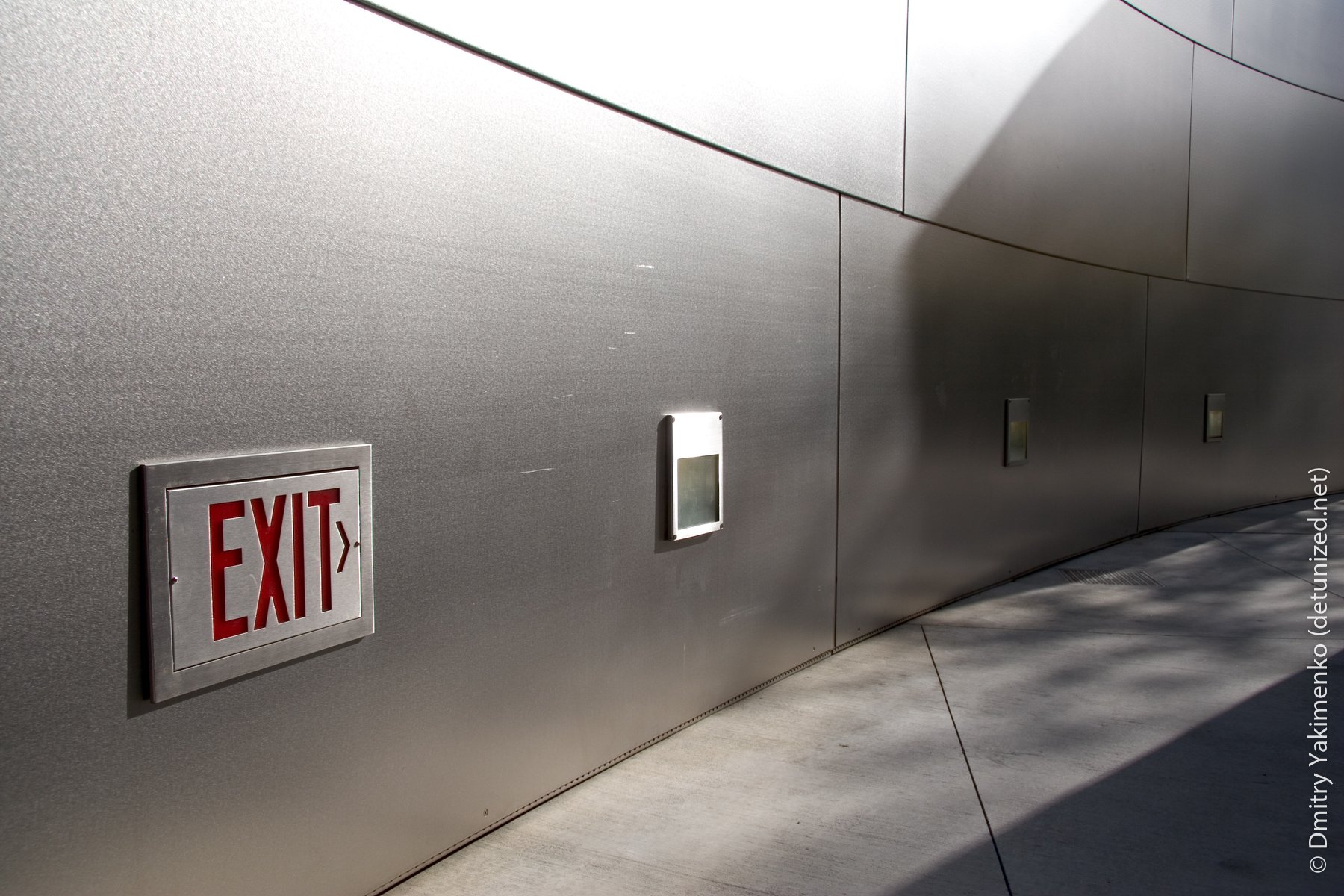 Walt Disney Concert Hall, March 2005, photo 15 of 21