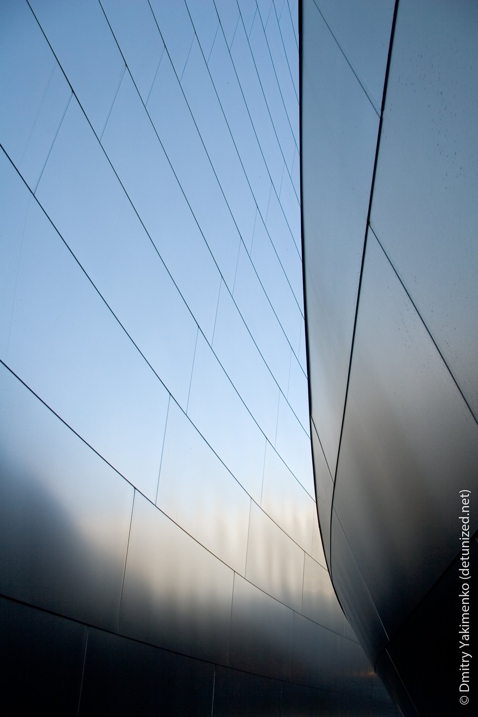 Walt Disney Concert Hall, March 2005, photo 17 of 21