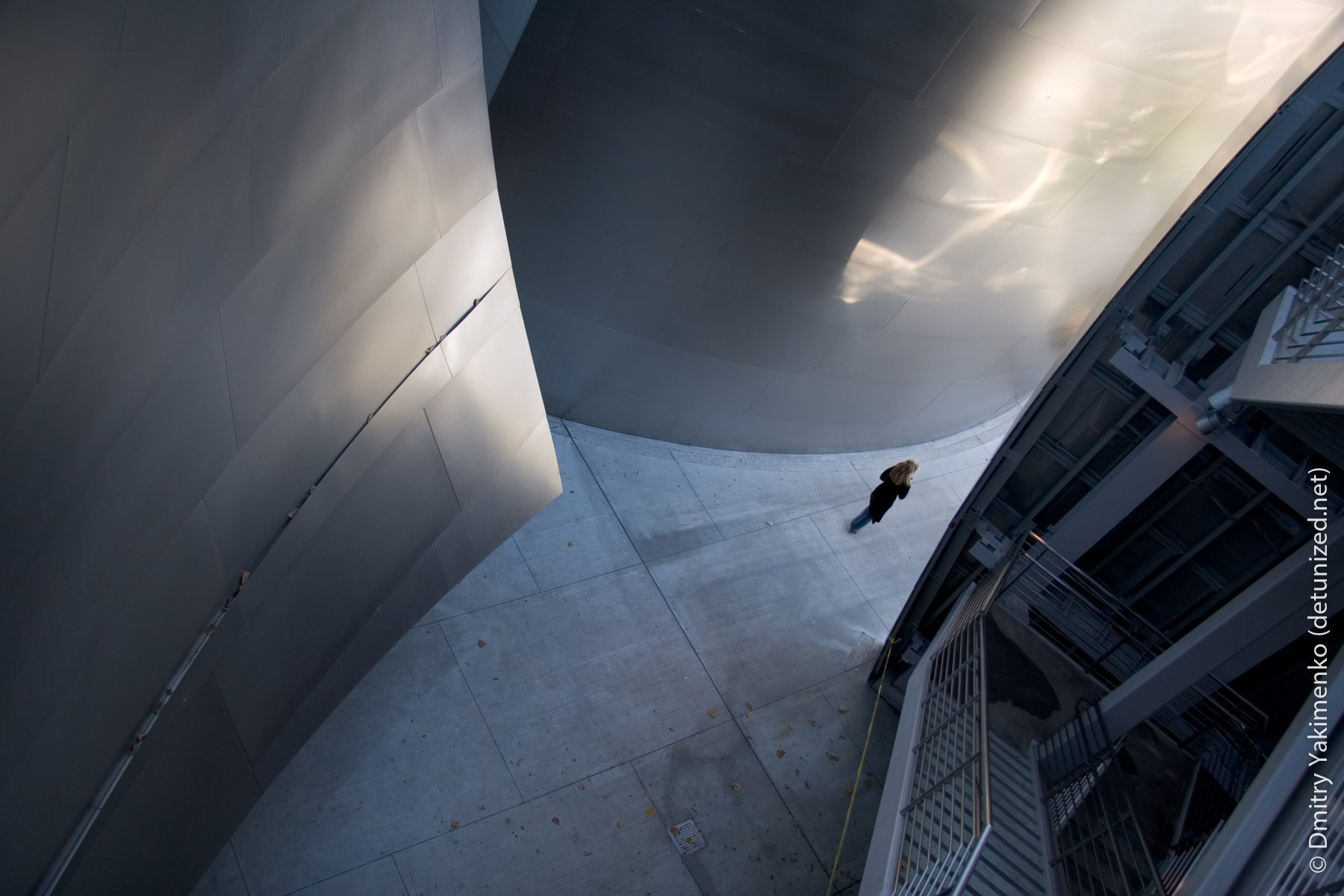 Walt Disney Concert Hall, March 2005, photo 18 of 21